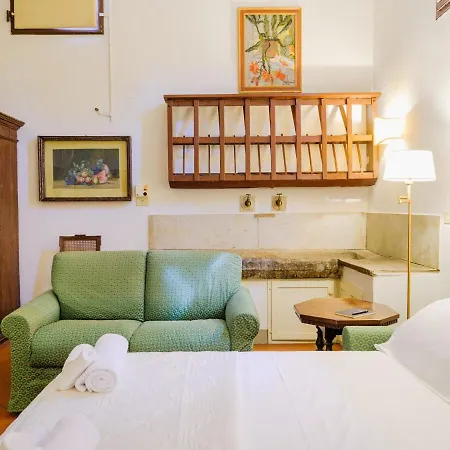 Torquato - Unique From A Renaissance Kitchen Apartment Florenz