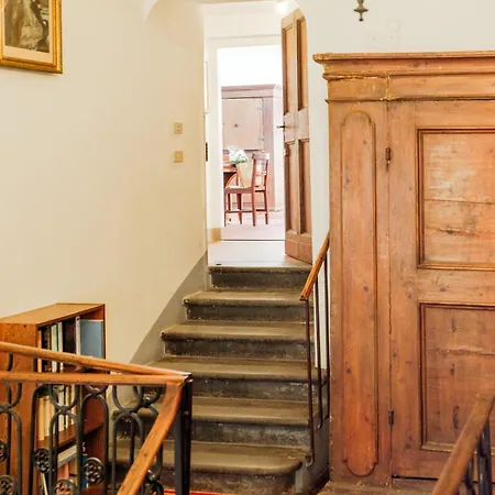 Torquato - Unique From A Renaissance Kitchen Apartment Florenz