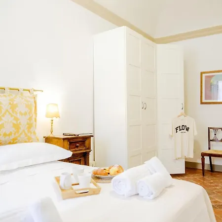 Torquato - Unique From A Renaissance Kitchen Apartment Florenz